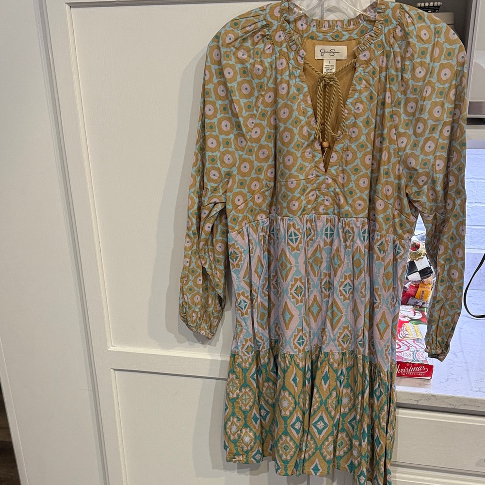 Bohemian Patterned Dress, Jessica Simpson women’s size large, could fit 8/10, 💜
